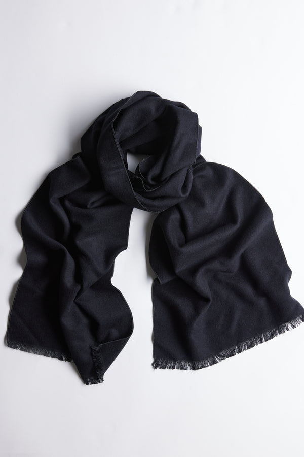 Barkers Harper Scarf in black, alternate view