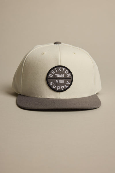 Brixton Oath III Snapback in off white