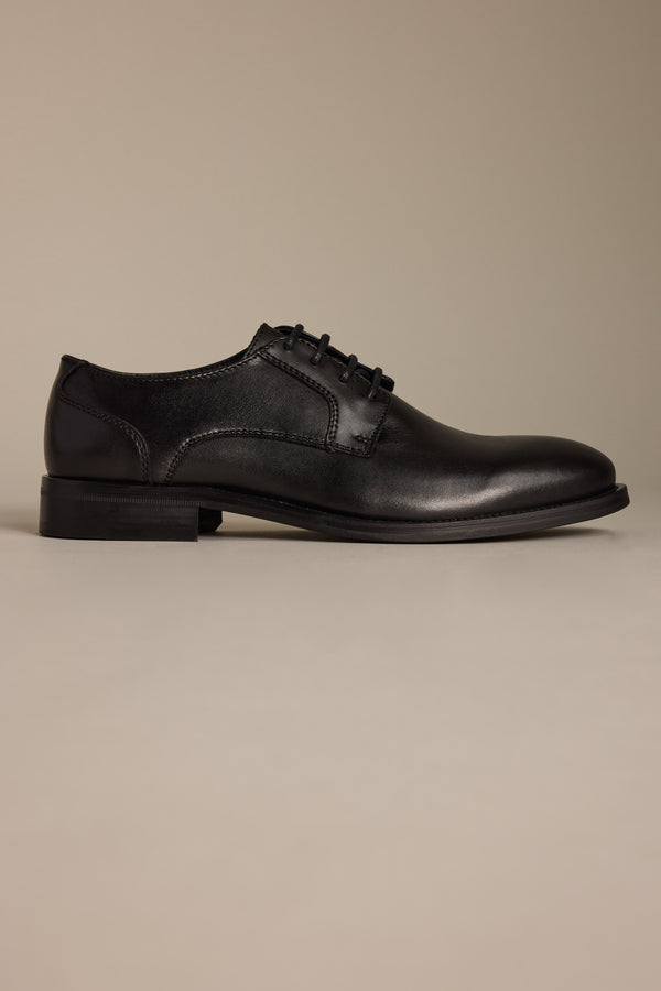 Barkers Clayton Dress Shoe: Premium leather lace-up for stylish, comfortable office wear.