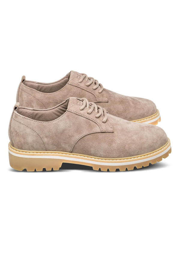 CLAE Logan in camel, additional view