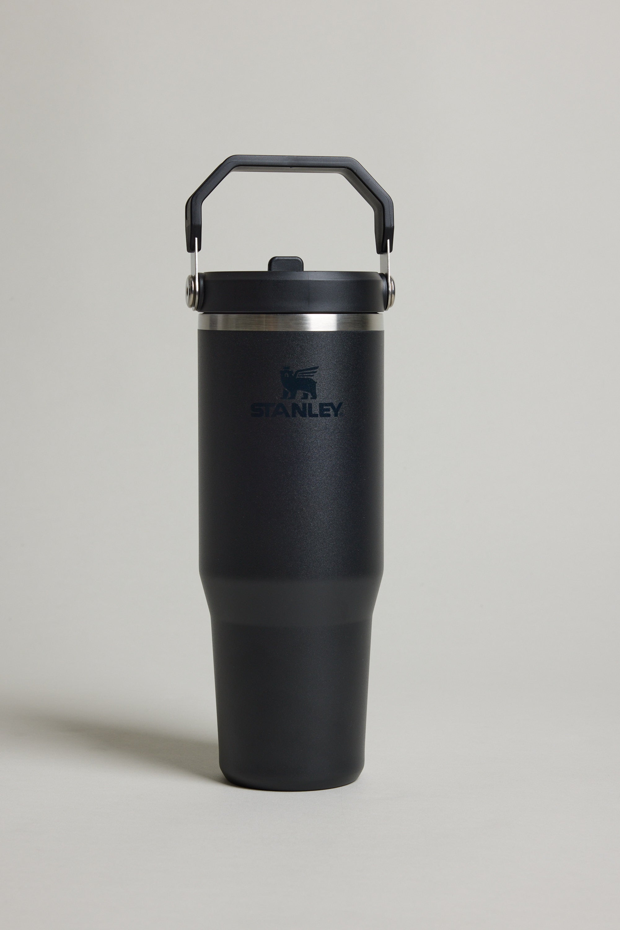 Stanley The IceFlow Flip Straw Tumbler 30 OZ in black