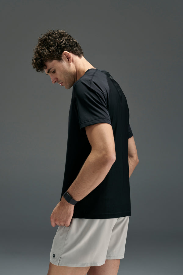 WearEver Pulse Tee in black, additional view