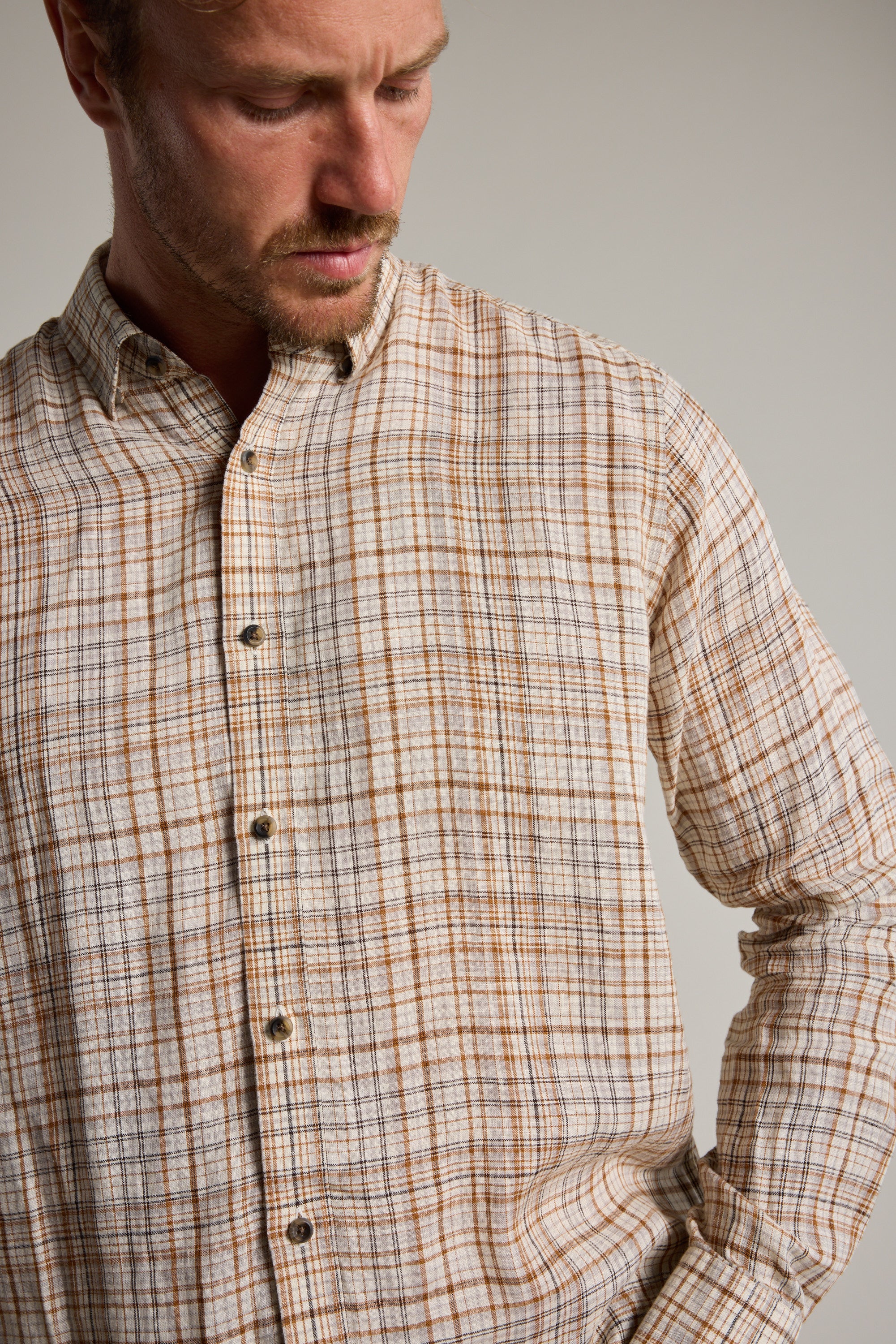 Barkers Corwin Check Shirt in brown check, tailored fit, alternate view