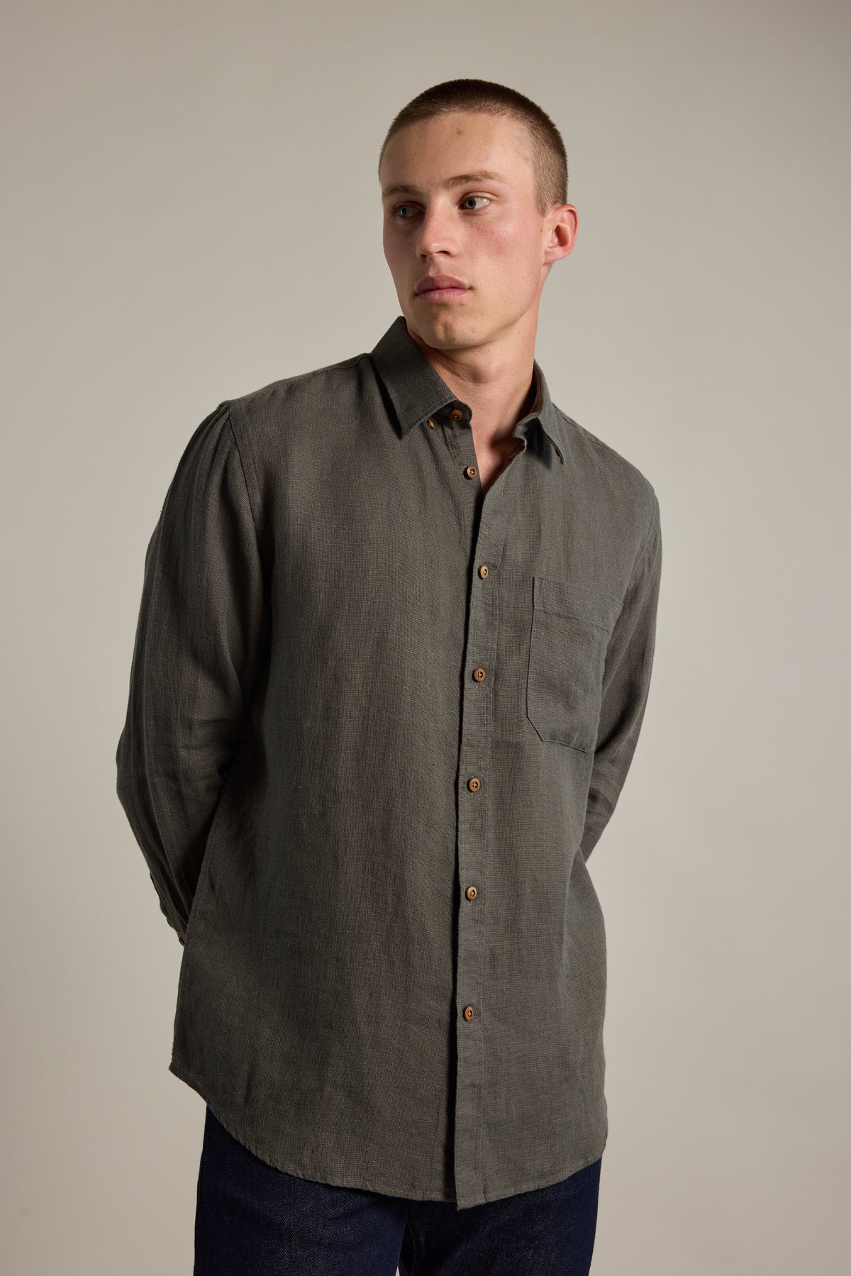 Barkers Delano Linen Shirt in khaki, classic fit, additional view