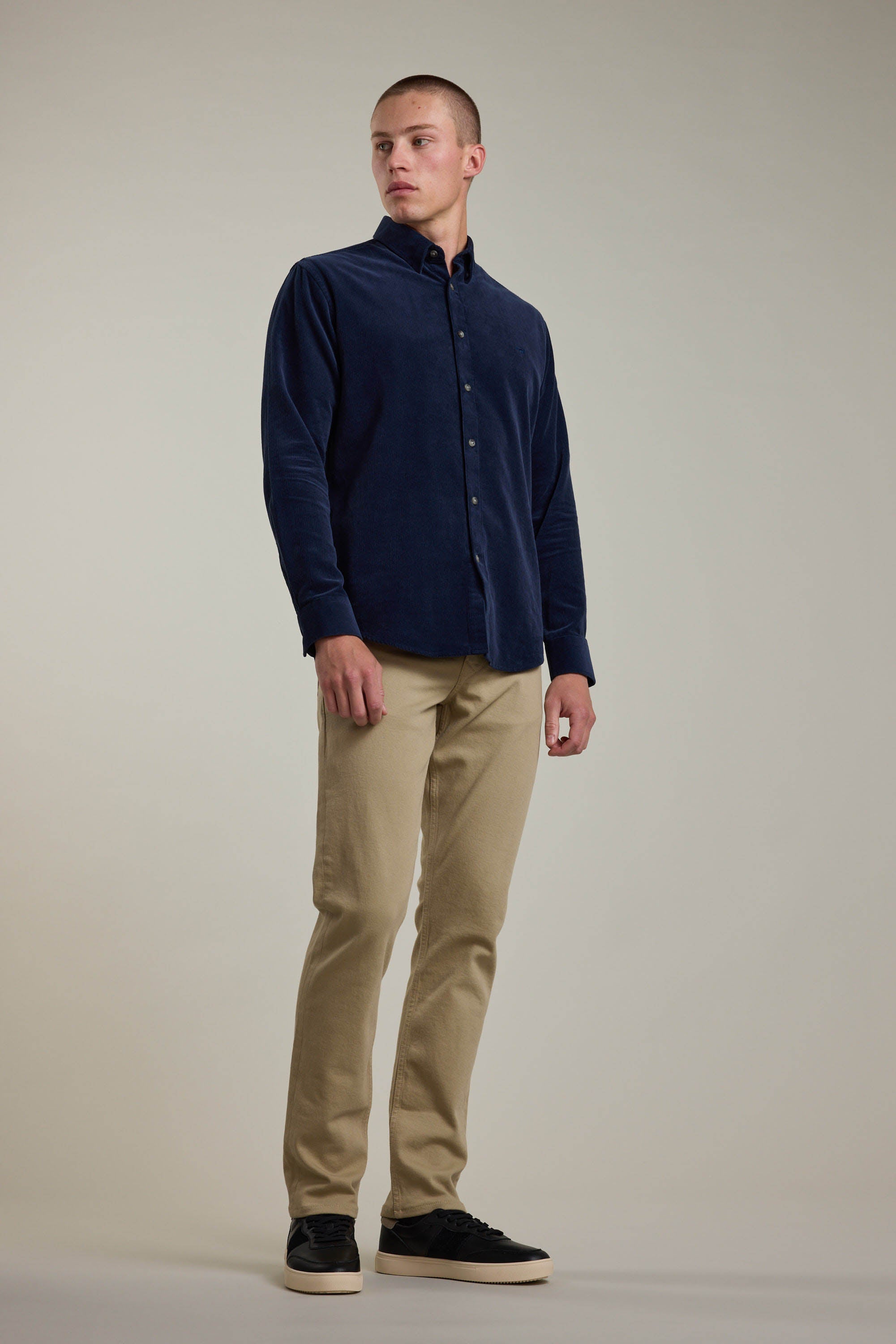 Barkers Wayne Cord Shirt in steel, tailored fit, alternate view