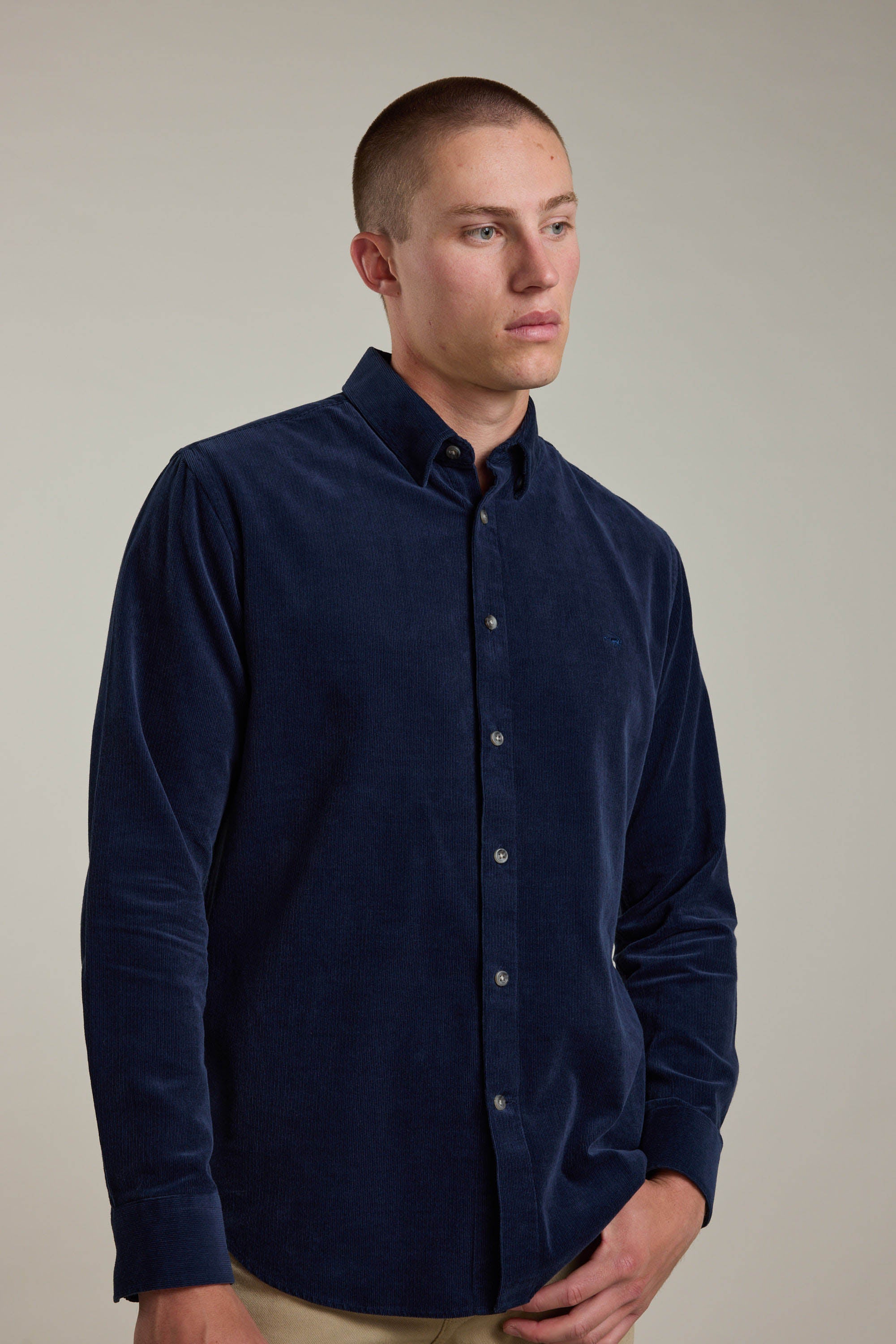 Barkers Wayne Cord Shirt in steel, tailored fit, additional view