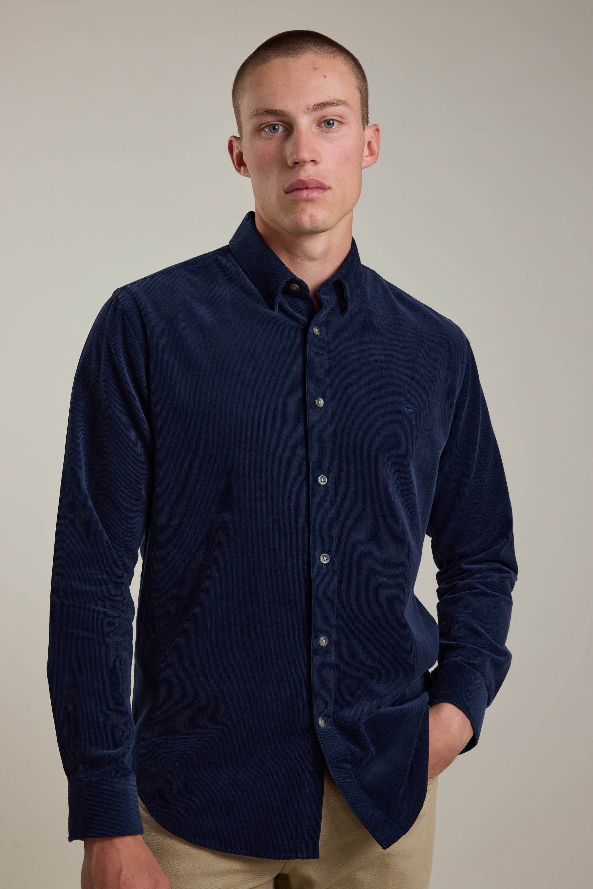 Barkers Wayne Cord Shirt in steel, tailored fit, additional view