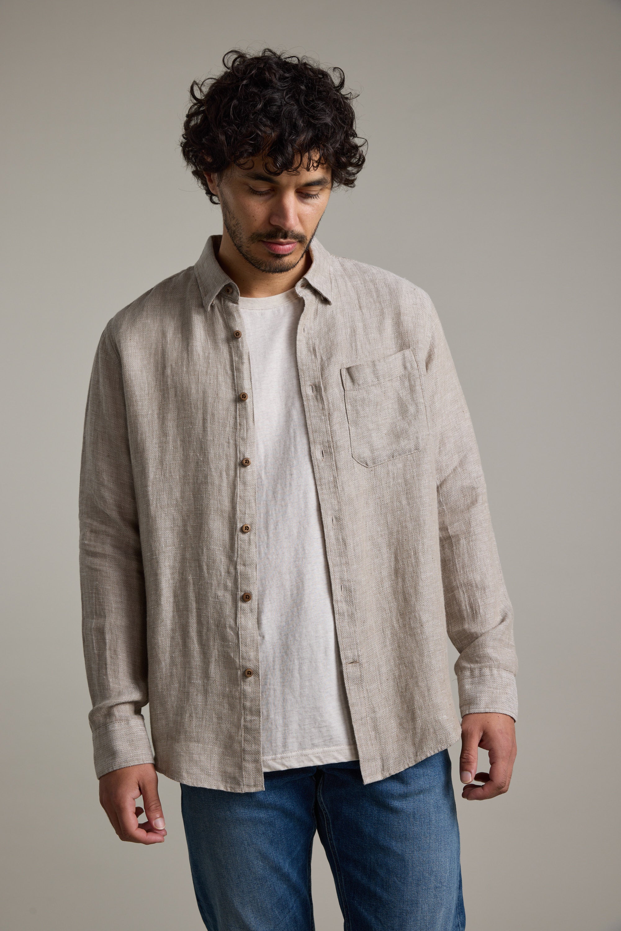 Barkers Delano Linen Shirt in sand marl, classic fit, alternate view