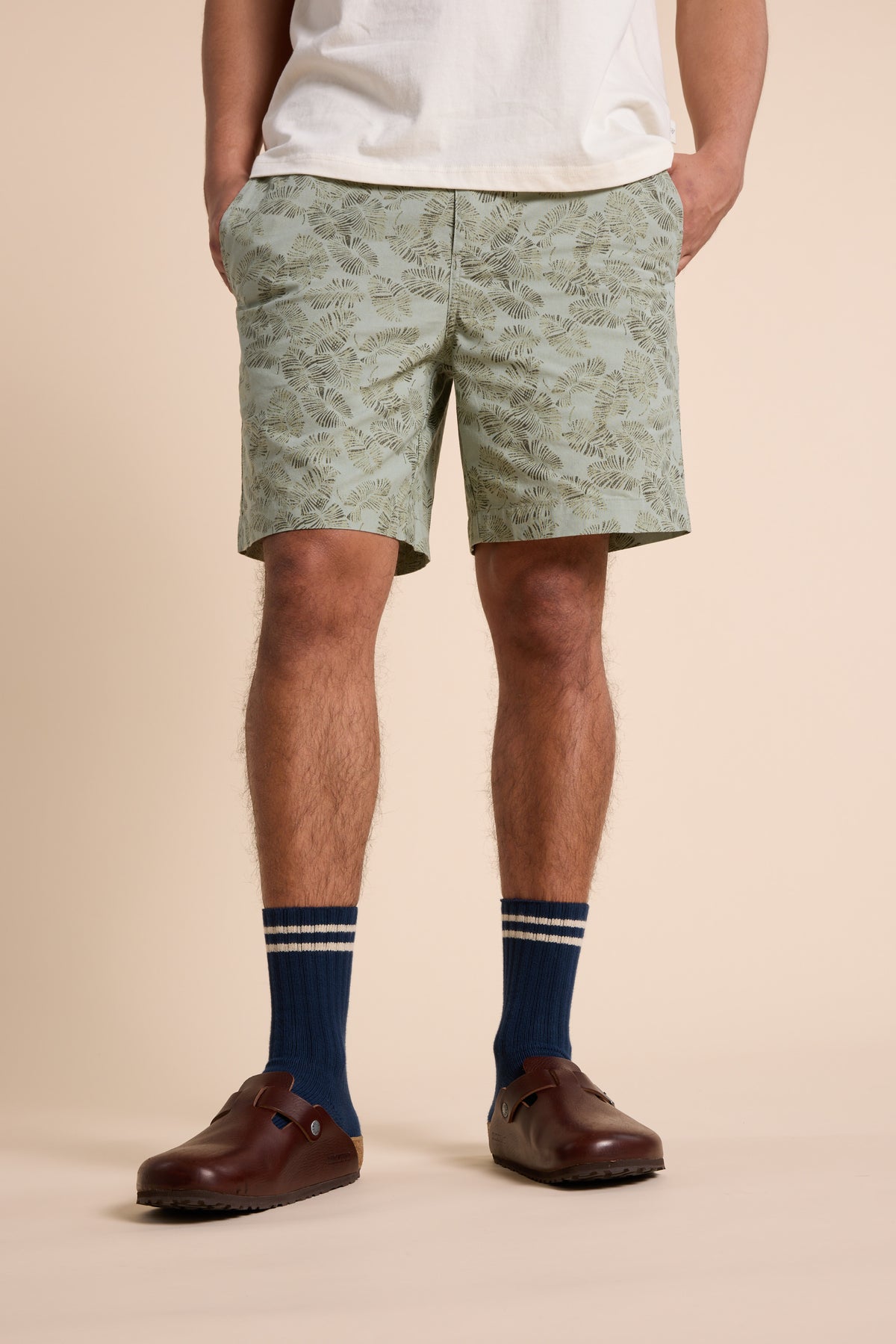 Barkers Jaired Print Short in khaki, additional view