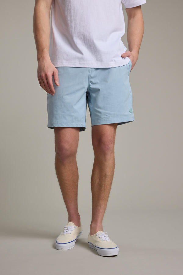 Barkers Davis Weekend Short in sky blue, relaxed fit